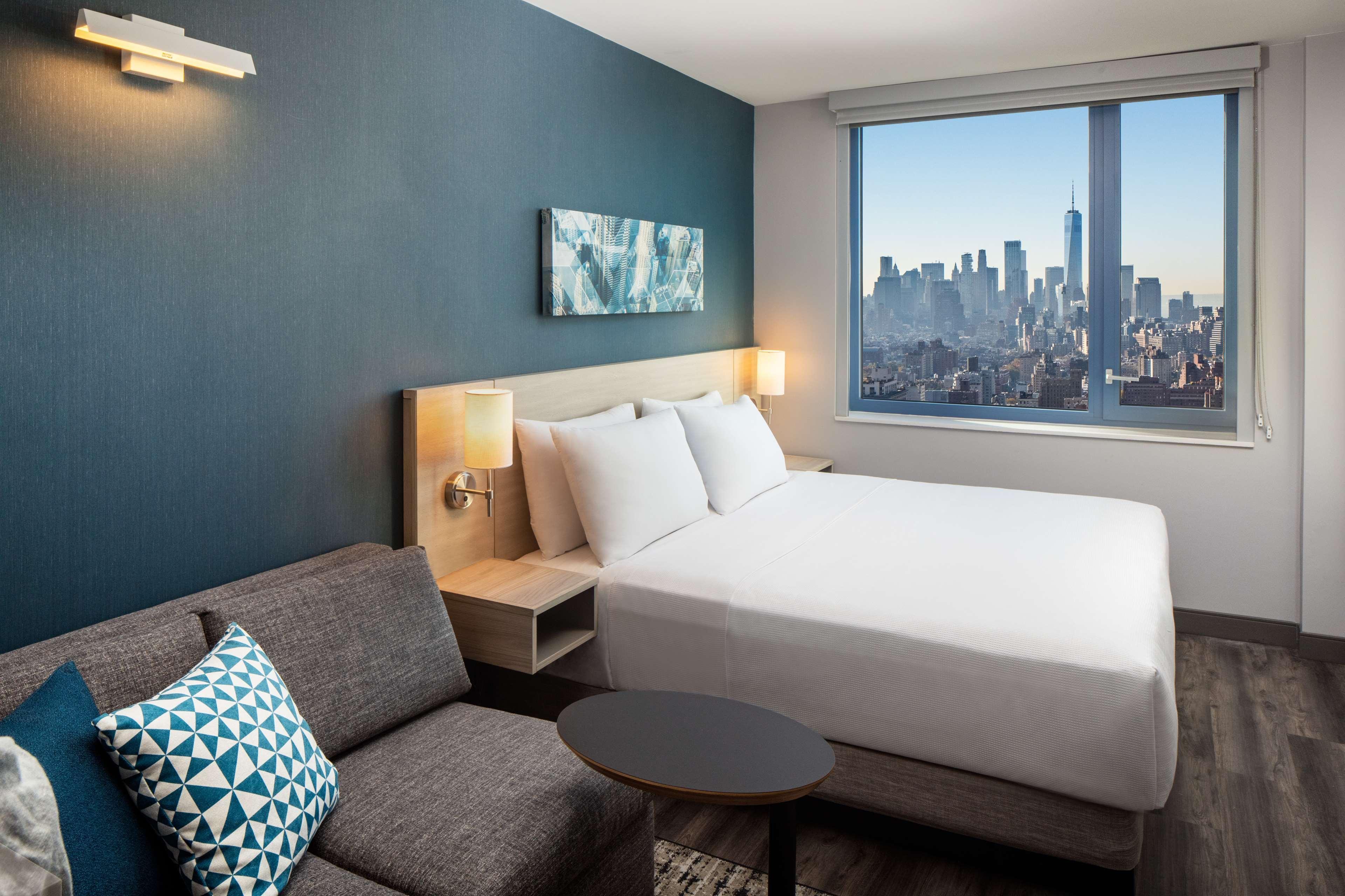 Hyatt Place New York Chelsea Exterior photo A room at the Westin New York City
