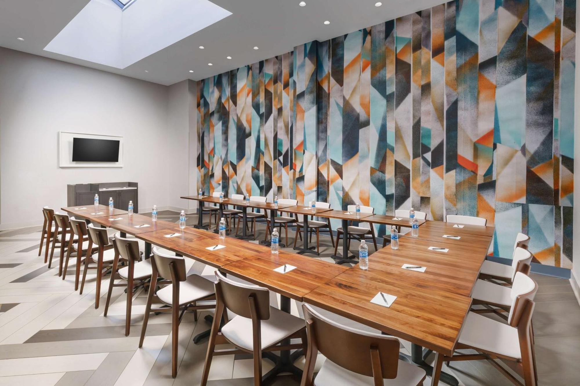 Hyatt Place New York Chelsea Exterior photo "The meeting room at the hotel is decorated in a modern style."